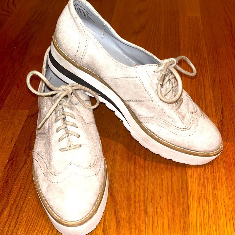 Madden Girl size 8 wedge loafers cream faux Suede